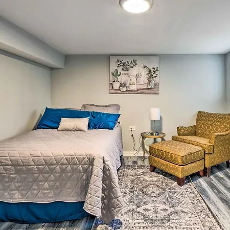 Remodeled Less Than 9 Mi To Downtown Apartment Chicago