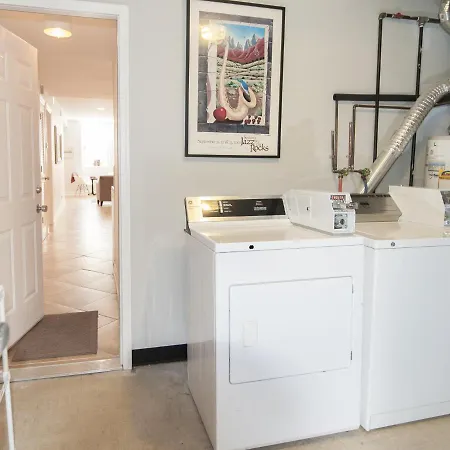 Bucktown Condo Just Two Blocks From The 'L' Apts * Chicago