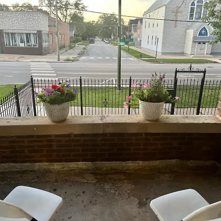 Relaxing Entire Roseland Neighborhood Unit Apartment Chicago