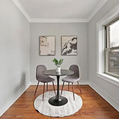 Charming 1br Unit Close To Vibrant Shops & Dining - Montrose 1b Chicago