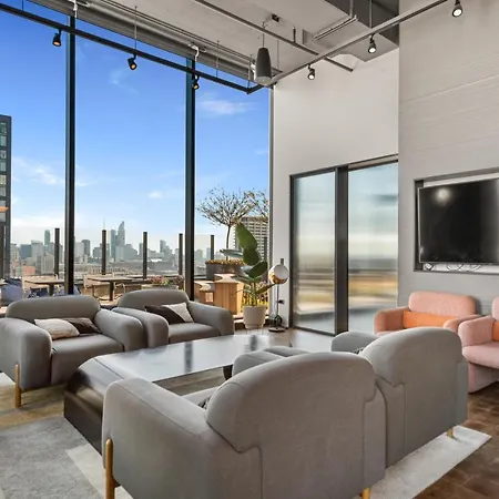 Avra Stylish Prime West Loop Location Near Union Park *