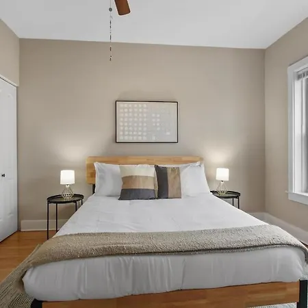 Apartment Perfect 3br In With Wifi & Laundry - Touhy 3n Chicago