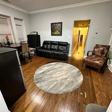 Beautiful Hyde Park Brownstone Apartment Chicago