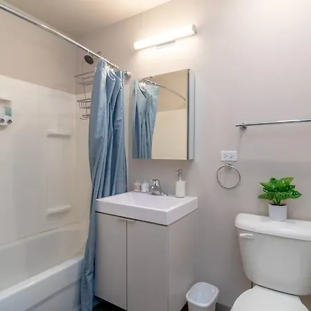Modern 2br In South Loop Near Soldier Field, Grant Park, Downtown, & Lakefront Trail
