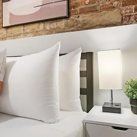Perfect - Modern 2br Unit - Barry Gb