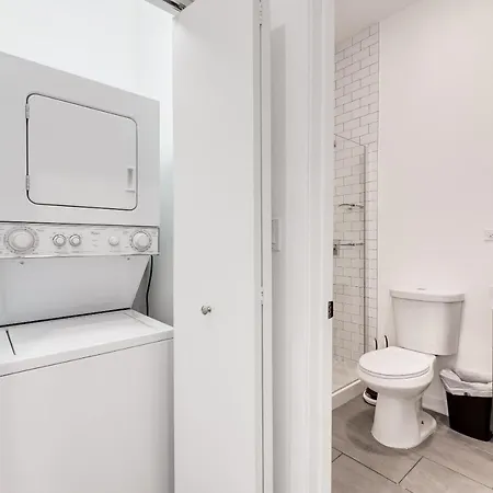 Baths, In-unit Laundry And Full Modern Kitchen - So Much More Than An Average Room! - 747 Lofts Cabin 302 Apts Hotel