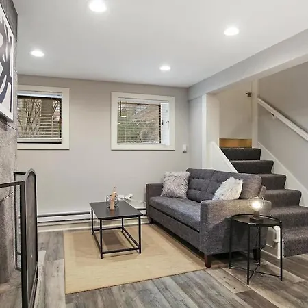 Chic 1br With Modern Comforts - Barry Ga *