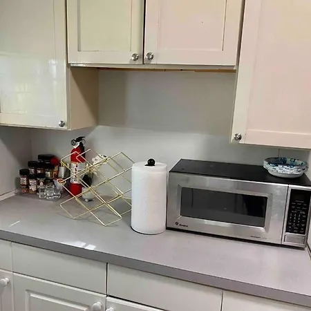 Apartment Red Line Corporate Housing *