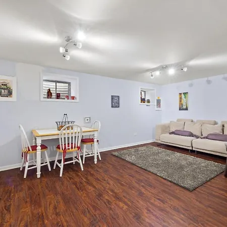 Cheerful 3-bedroom Residential Chicago