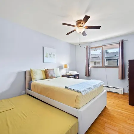 Cheerful 3-bedroom Residential Holiday home