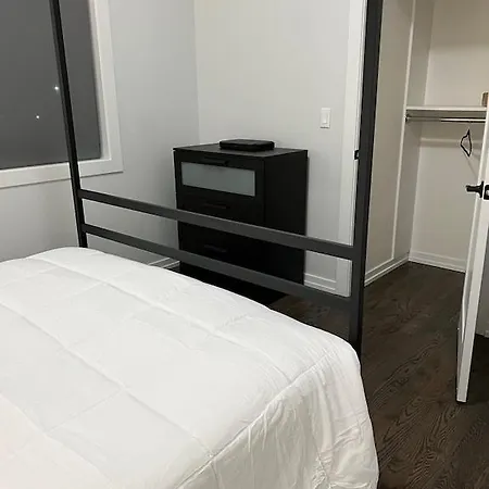 Brand New Close To Downtown Apartment