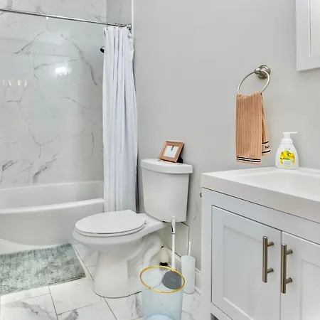 Lux Apt In Bronzeville, Min From Downtown-rsv Now! Apartment