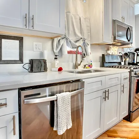 Lux Apt In Bronzeville, Min From Downtown-rsv Now! Apartment *