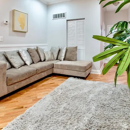 Lux Apt In Bronzeville, Min From Downtown-rsv Now! Apartment
