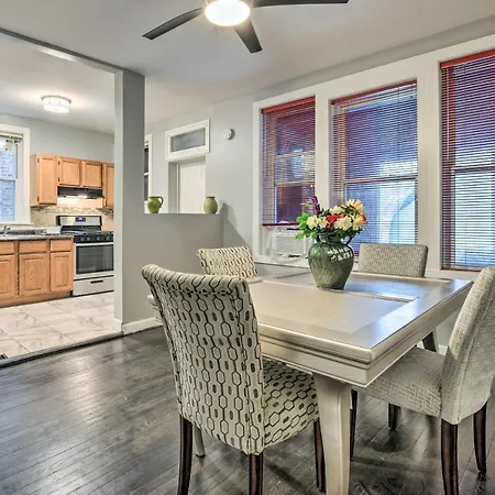 Quiet Townhome: Walk To Subway Stations *