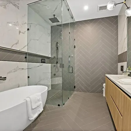 Apartment Spacious 4 Bedroom
