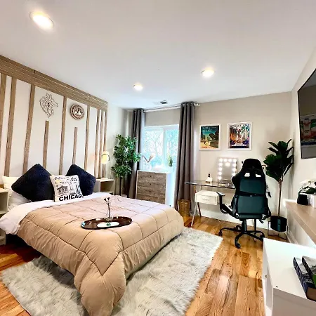 Holiday home Luxurious 3br 3ba Duplex With King Bed, Gym And Big Yard *