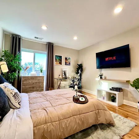 Luxurious 3br 3ba Duplex With King Bed, Gym And Big Yard Holiday home Chicago
