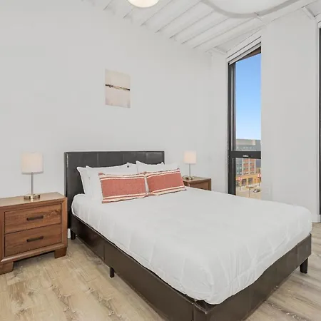 Chic 2br W Gym & Meeting By Gia Apartment *