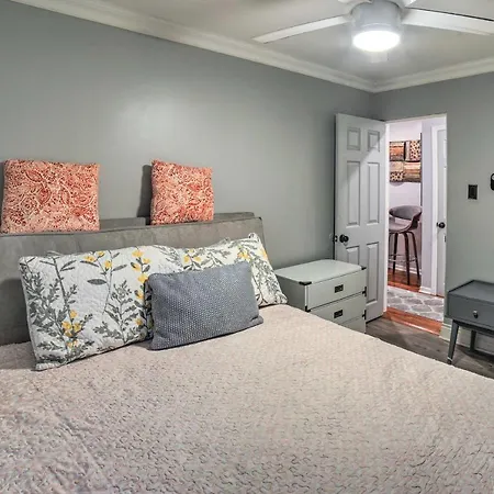 Gem Near Subway ~ 5 Mi To Downtown Apartment *