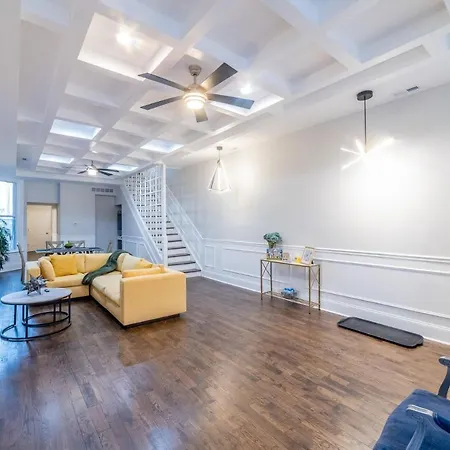 Luxury Th Is A 10-minute Drive To Dwtn, Perfect For City Access Rsv Now * Chicago