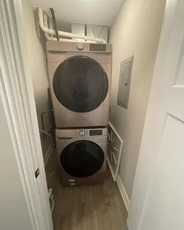 Large Ultra Modern 3br/1ba Near Univ Of * Chicago