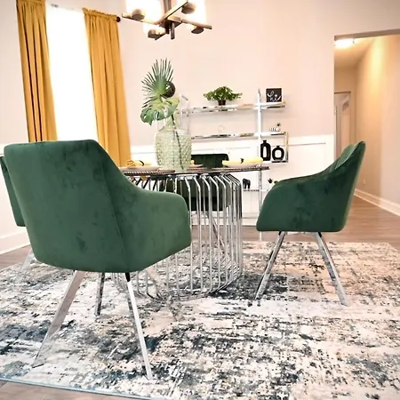Apartment Large Ultra Modern 3br/1ba Near Univ Of