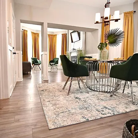 Apartment Large Ultra Modern 3br/1ba Near Univ Of *