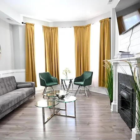 Large Ultra Modern 3br/1ba Near Univ Of