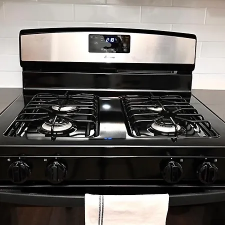 Apartment Large Ultra Modern 3br/1ba Near Univ Of *
