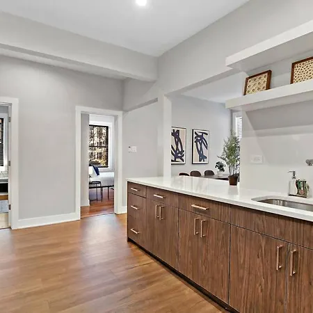 Apartment 3br Beautifully Designed Close To Shops - Belmont A3 Chicago