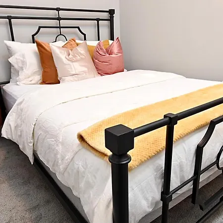 Apartment Large Ultra Modern 3br/1ba Near Univ Of