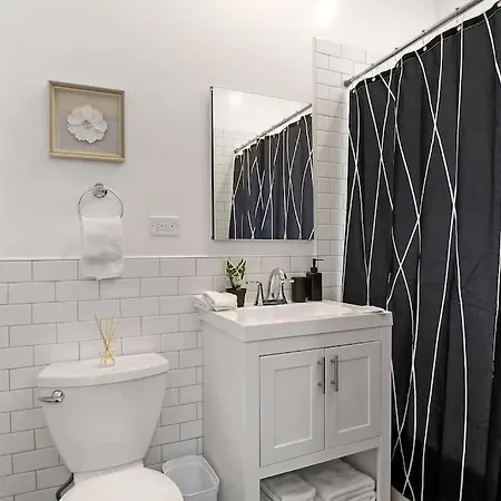 3br Beautifully Designed Close To Shops - Belmont A3