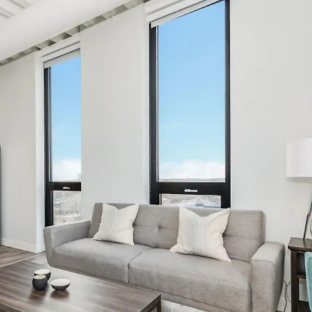 Modern 3br By Loyola University By Gia
