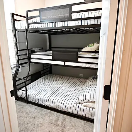 Large Ultra Modern 3br/1ba Near Univ Of Apartment Chicago
