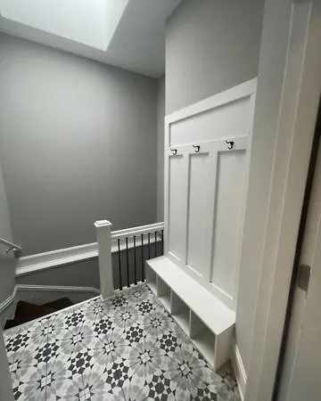 Large Ultra Modern 3br/1ba Near Univ Of Apartment
