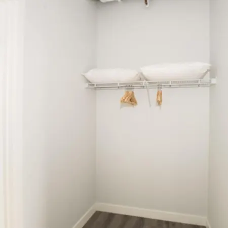 Apartment Stylish 1br Near Loyola By Gia Chicago