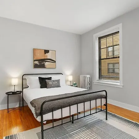 Apartment 3br Beautifully Designed Close To Shops - Belmont A3 Chicago