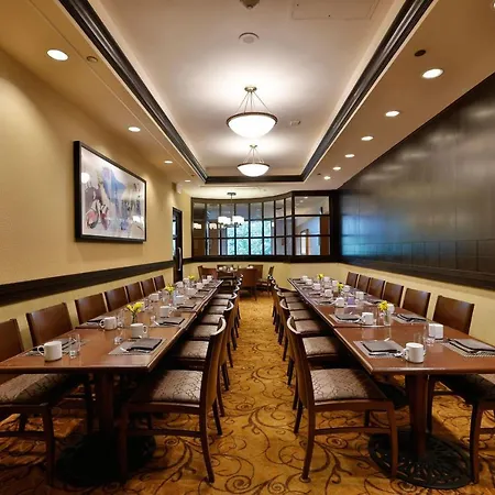 Sheraton Grand Riverwalk Hotel 4*