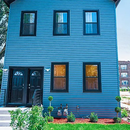 Apartment Lux Apt In Bronzeville, Min From Downtown-rsv Now! *