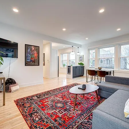 Apartment Pet Friendly Southport Corridor - Amazing Shopping At Your Doorstep! *