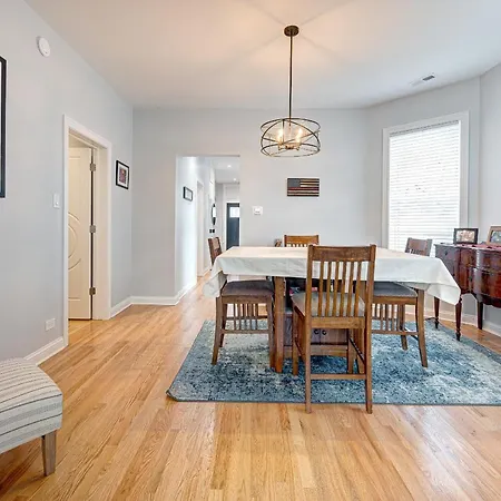 Avondale Near Classic Bars, Eateries, And More!