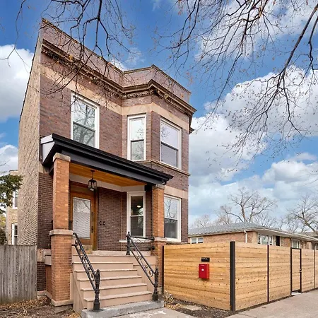 Avondale Near Classic Bars, Eateries, And More! Chicago