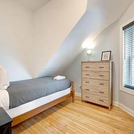 Avondale Near Classic Bars, Eateries, And More! * Chicago