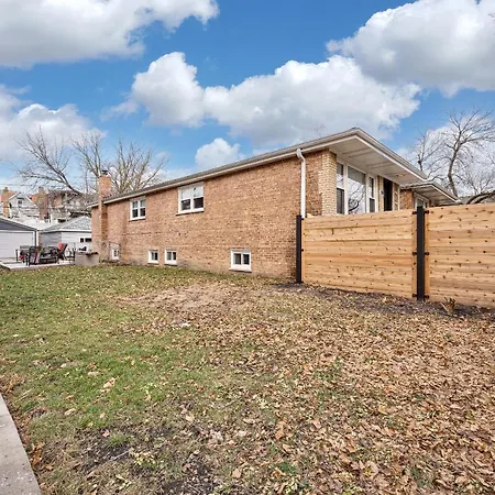 Avondale Near Classic Bars, Eateries, And More! Chicago