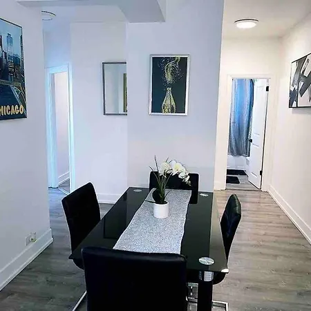 Apartment Luxury 3 Bedroom With Fireplace & Lake View!