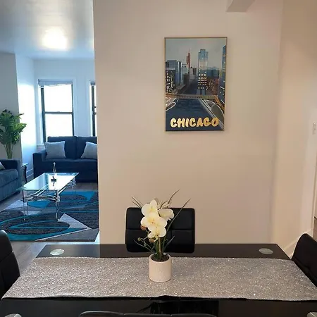 Luxury 3 Bedroom With Fireplace & Lake View!
