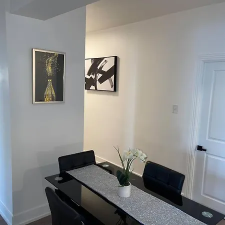Luxury 3 Bedroom With Fireplace & Lake View! * Chicago