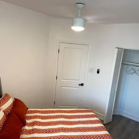 Luxury 3 Bedroom With Fireplace & Lake View!