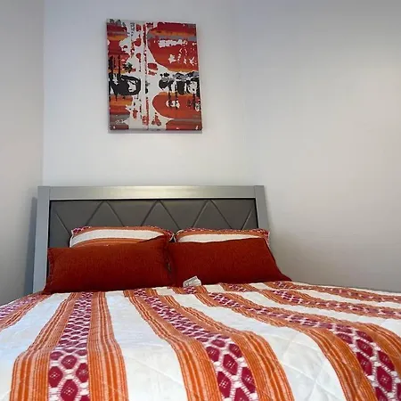 Luxury 3 Bedroom With Fireplace & Lake View! Apartment Chicago